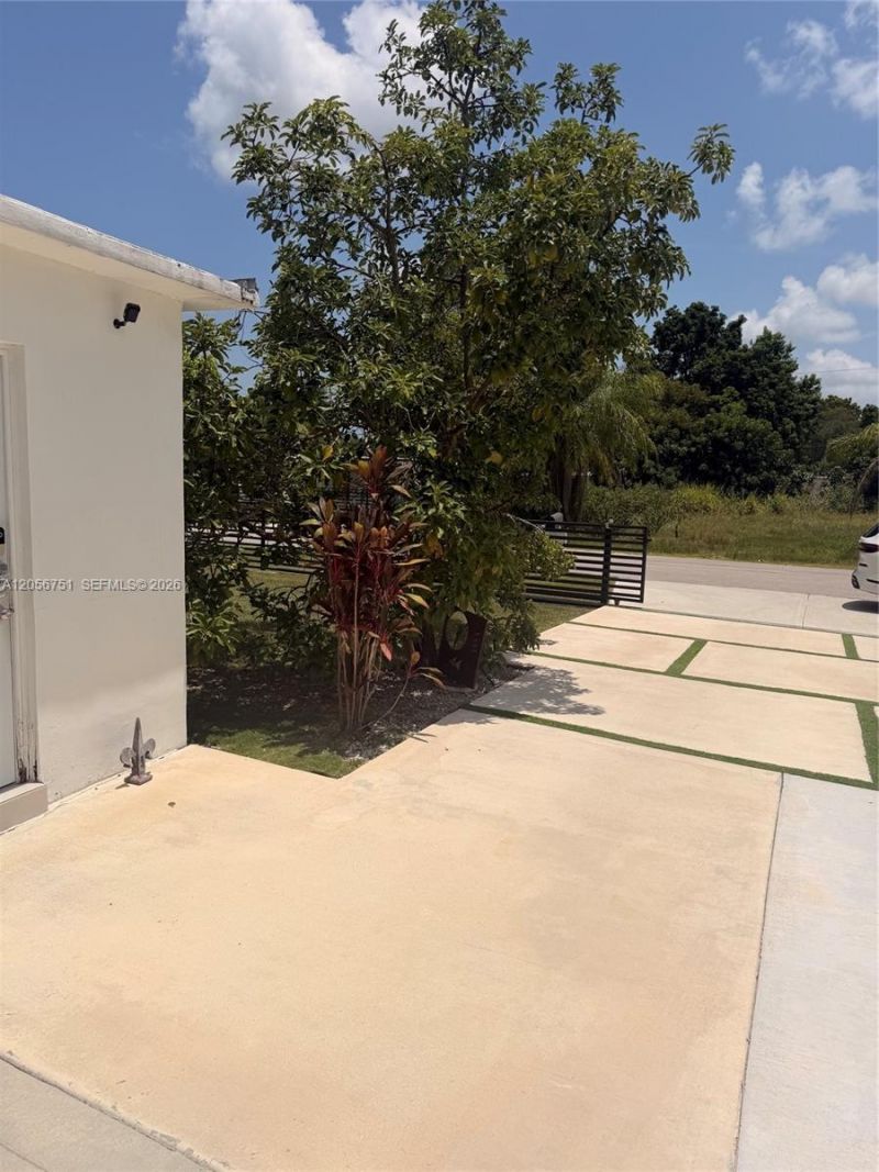 14985 Leisure Dr , Homestead, FL 33033 Photo