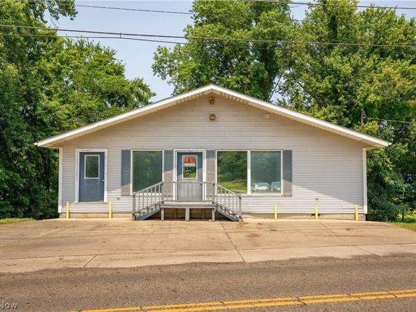 3249 Coral Road NW, Malvern, OH 44644