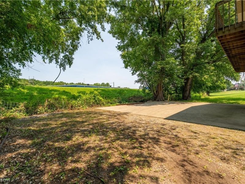 3249 Coral Road NW, Malvern, OH 44644 Photo 21
