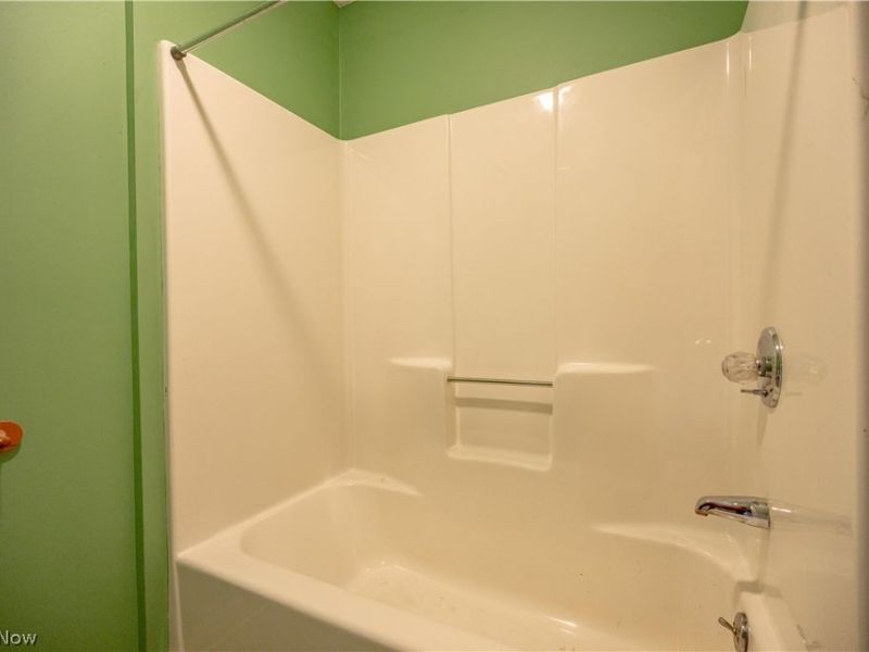 3249 Coral Road NW, Malvern, OH 44644 Photo 9
