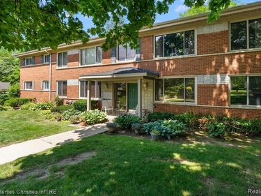 880 N Adams Road , Birmingham, MI 48009