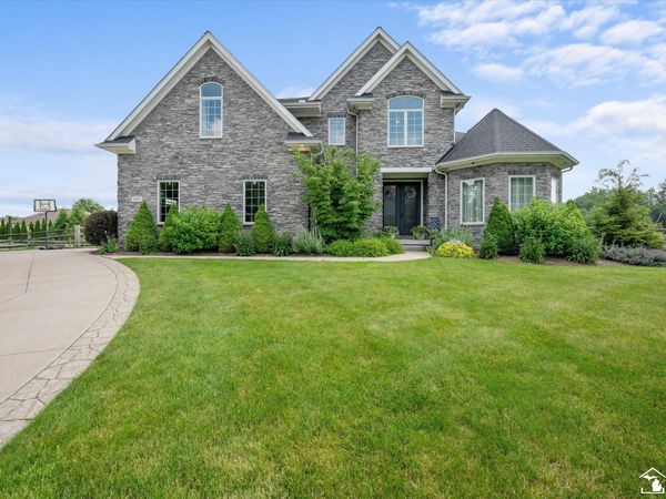 6615 Summerlyn Boulevard, Lambertville, MI 48144