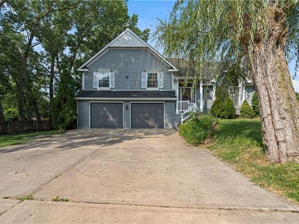 10126 N Highland Terrace, Kansas City, MO 64155