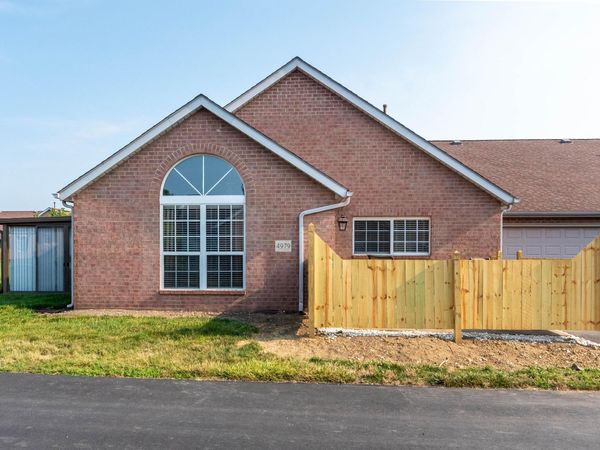 4979 Meadow Run Drive, Hilliard, OH 43026