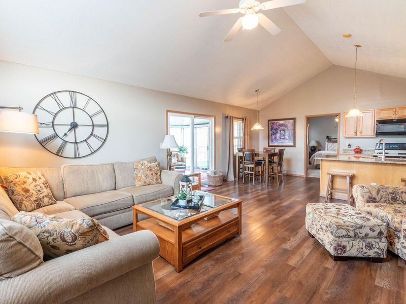 4979 Meadow Run Drive, Hilliard, OH 43026 Photo 5