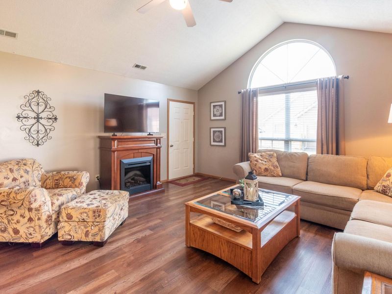 4979 Meadow Run Drive, Hilliard, OH 43026 Photo 6