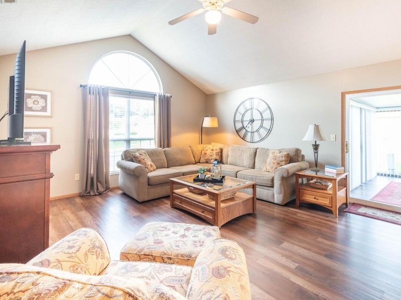 4979 Meadow Run Drive, Hilliard, OH 43026 Photo 7