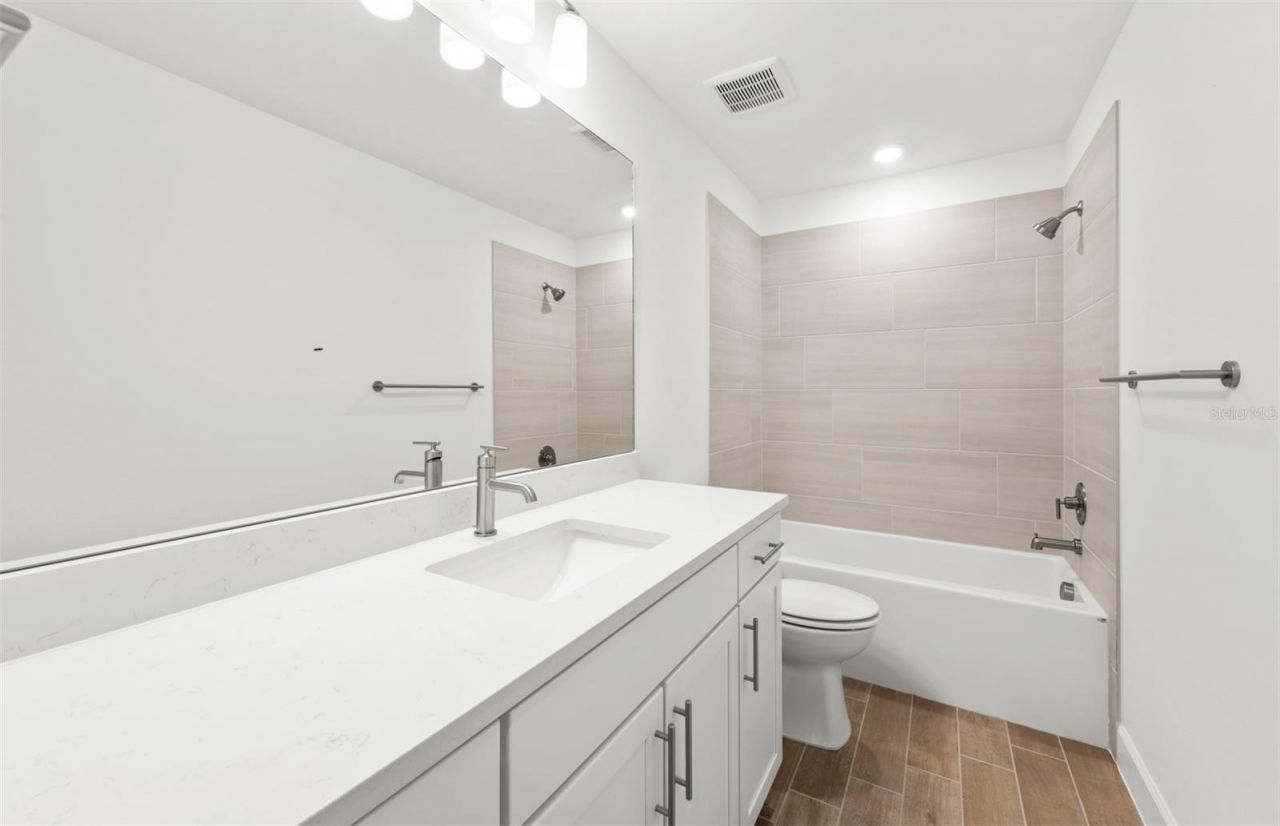 7617 Fulham Avenue , Bradenton, FL 34210 Photo