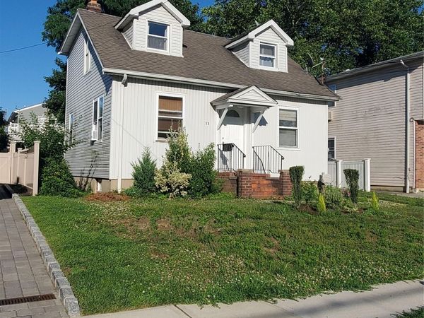 36 Dunwood Road , Port Washington, NY 11050