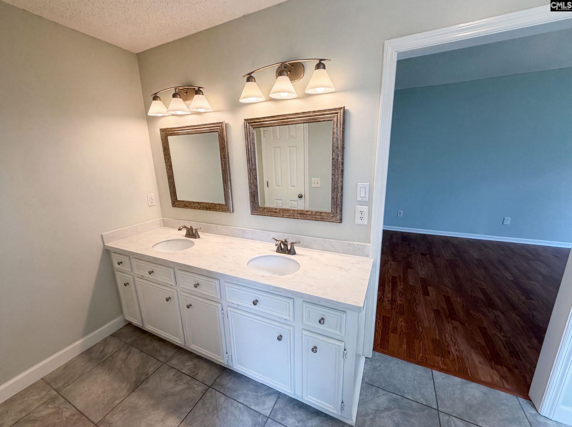 153 Courtney Oak Drive  Photo 24