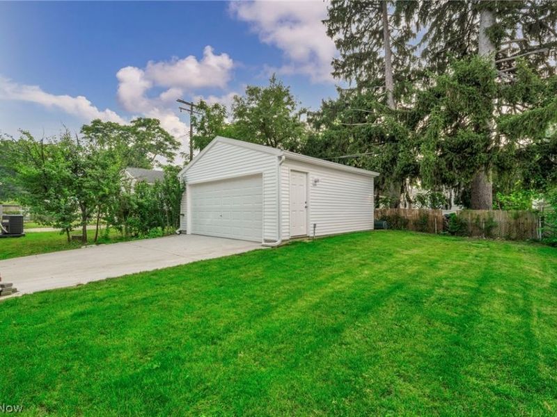 2124 Wascana Avenue, Lakewood, OH 44107 Photo 6