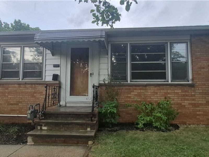 6379 State Road, Parma, OH 44134 Photo 1