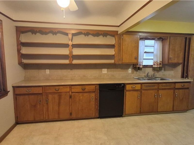 6379 State Road, Parma, OH 44134 Photo 7