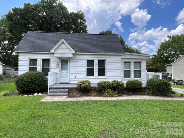 801 Bostian Avenue , Kannapolis, NC 28083