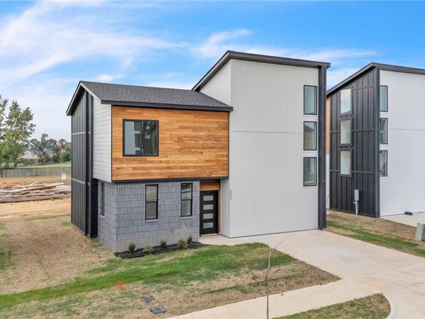 2600 W Bonnie Lane , Rogers, AR 72758
