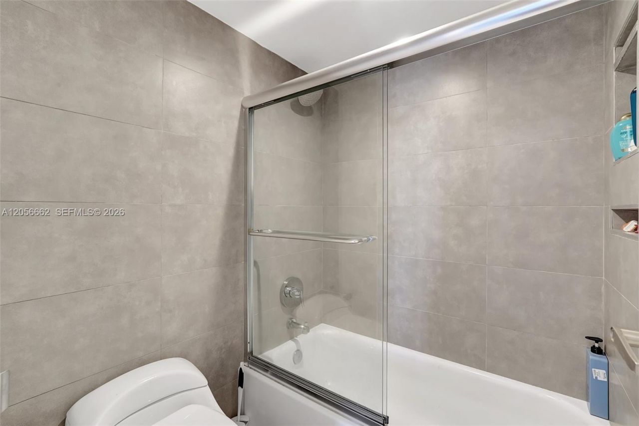 3675 N Country Club Dr , Unit 2310, Aventura, FL 33180 Photo