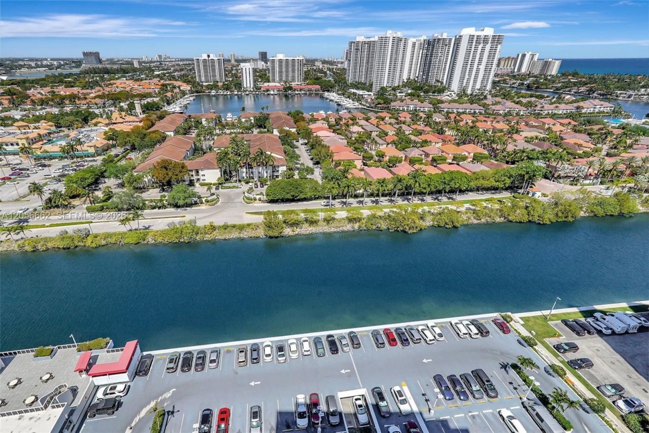 3675 N Country Club Dr , Unit 2310, Aventura, FL 33180 Photo