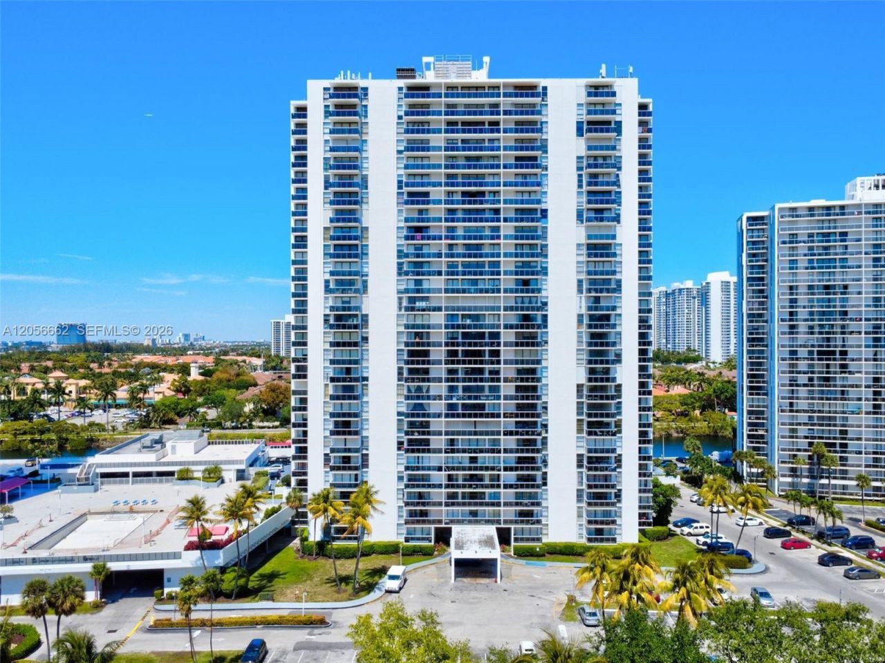 3675 N Country Club Dr , Unit 2310, Aventura, FL 33180 Photo