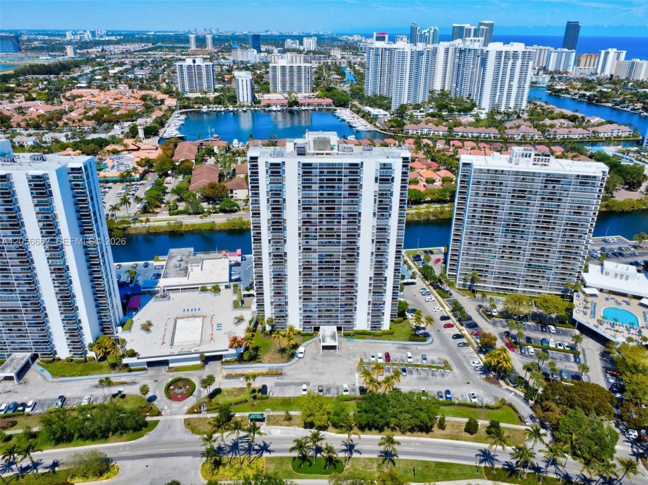 3675 N Country Club Dr , Unit 2310, Aventura, FL 33180 Photo