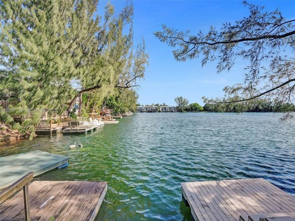 4863 SW 71st Pl , Miami, FL 33155