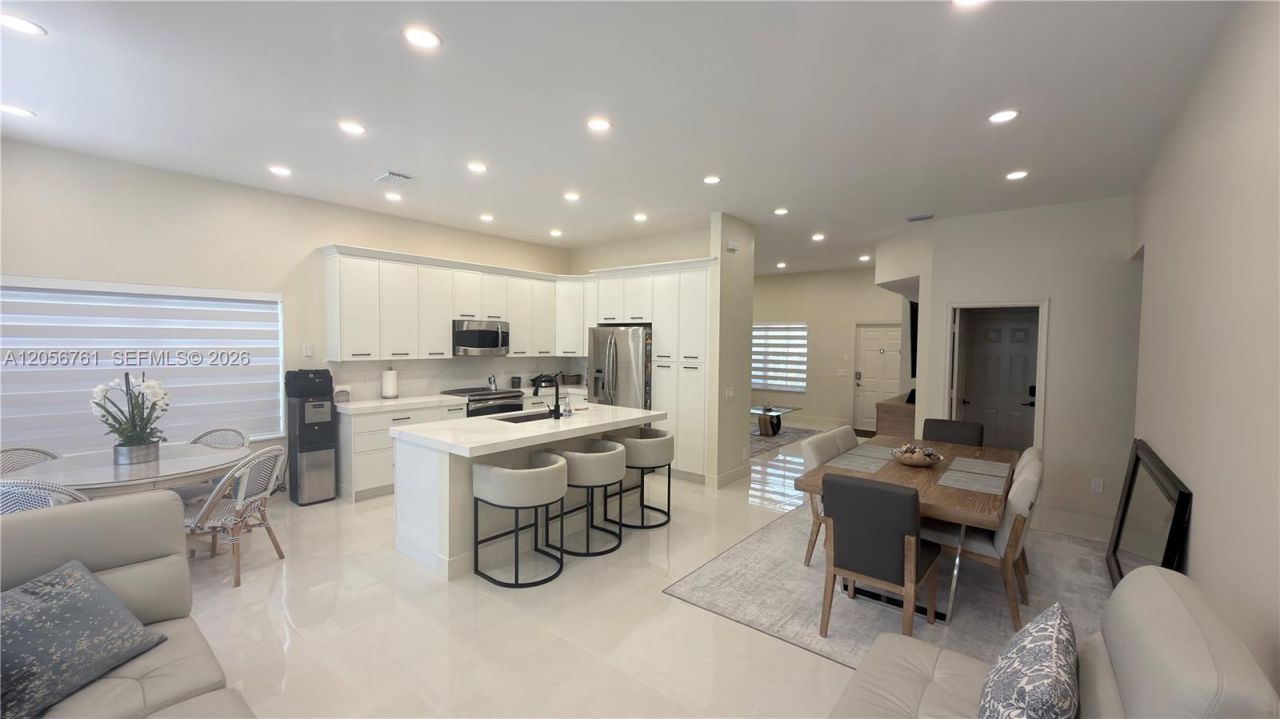 692 Maplewood Ct, Weston, FL 33327 Photo