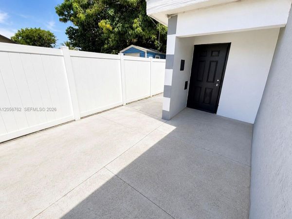 3461 Charleston Blvd , Unit 2, Fort Lauderdale, FL 33312