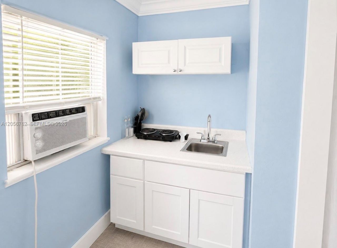3461 Charleston Blvd , Unit 2, Fort Lauderdale, FL 33312 Photo