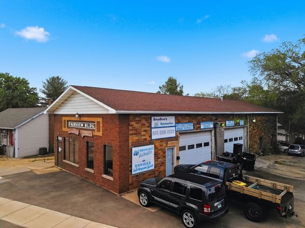 1114 S Galena Avenue , Dixon, IL 61021