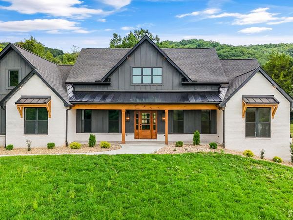 718 W Dumplin Valley Road, Dandridge, TN 37725