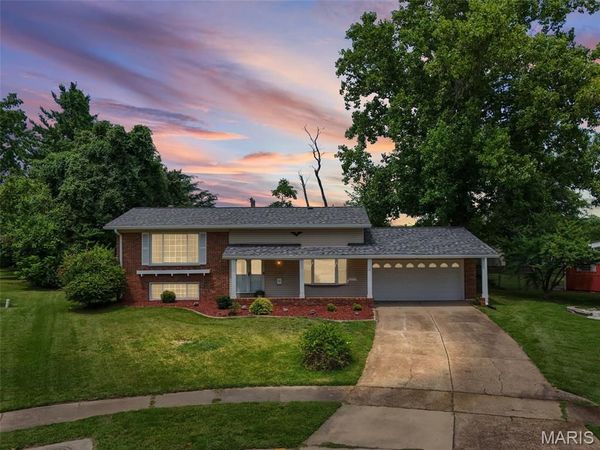 2255 Barcelona Drive, Florissant, MO 63033