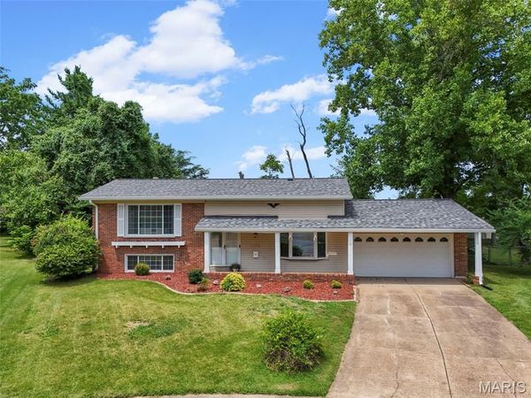 2255 Barcelona Drive, Florissant, MO 63033