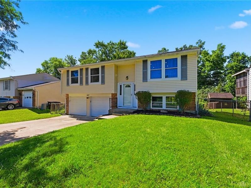 487 Brunswick Drive, Forest Park, OH 45240 Photo 2