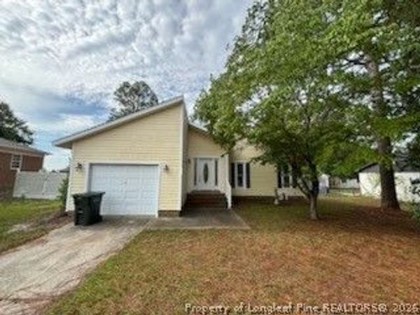 2043 Lakeridge Drive, Fayetteville, NC 28304