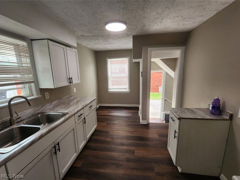 16401 Judson Drive, Cleveland, OH 44128 Photo 3