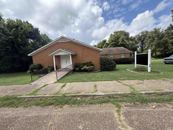 802 Main Street , Hughes, AR 72348