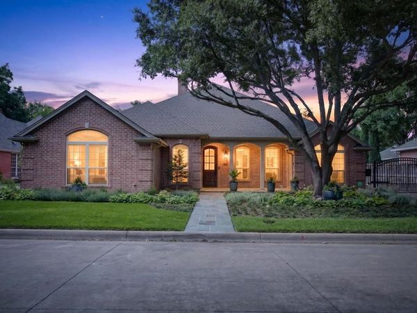 2832 Manorwood, Fort Worth, TX 76109