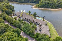 403 Ballard Lane photo 4