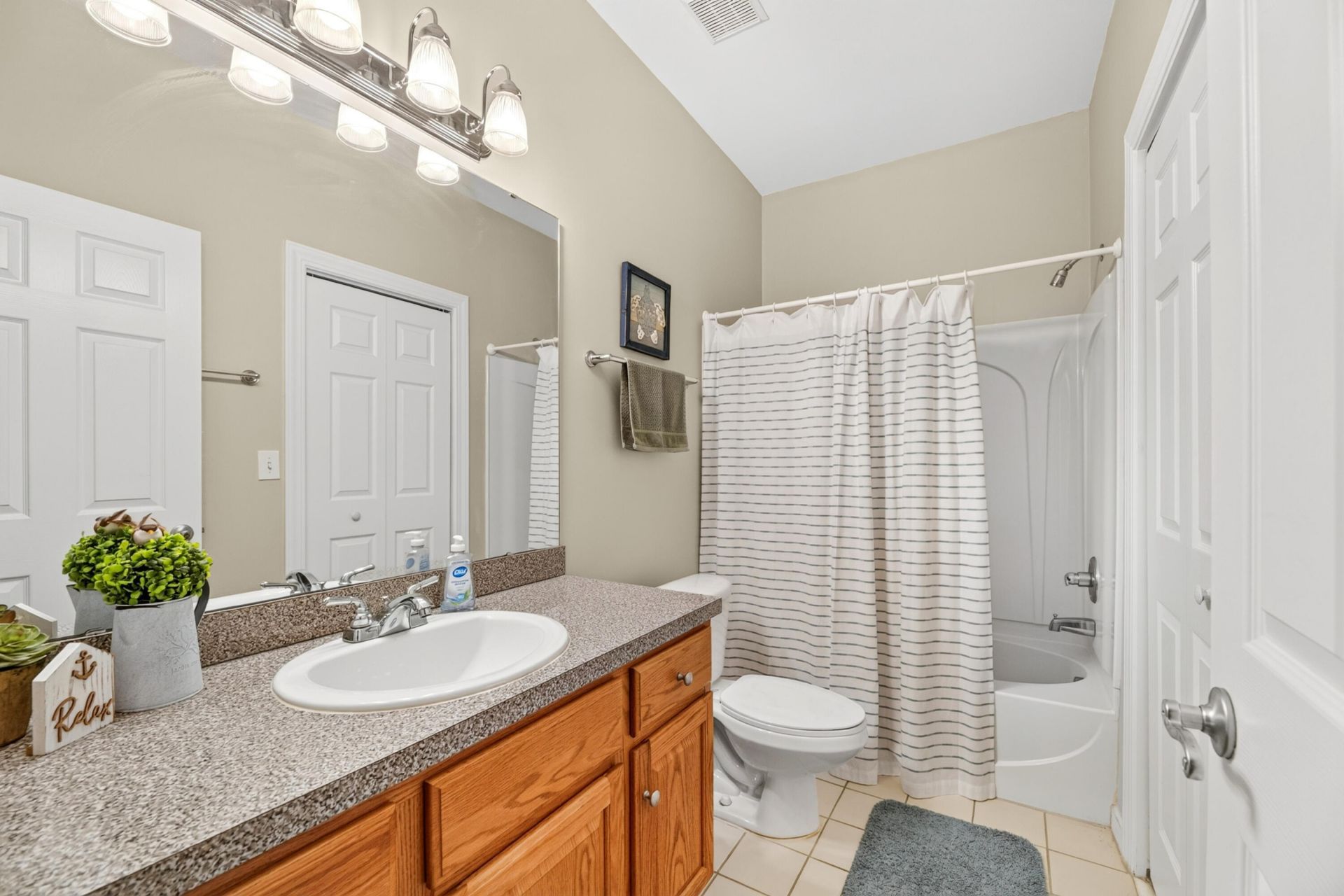 403 Ballard Lane Photo 33