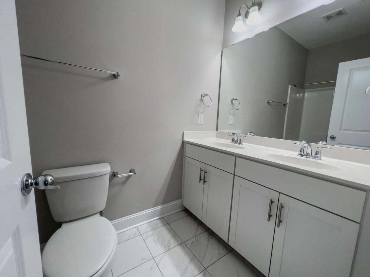 163 Yorkshire Drive Photo 14