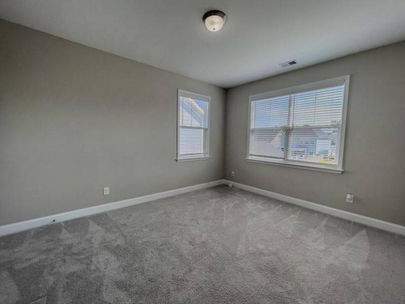 163 Yorkshire Drive Photo 16