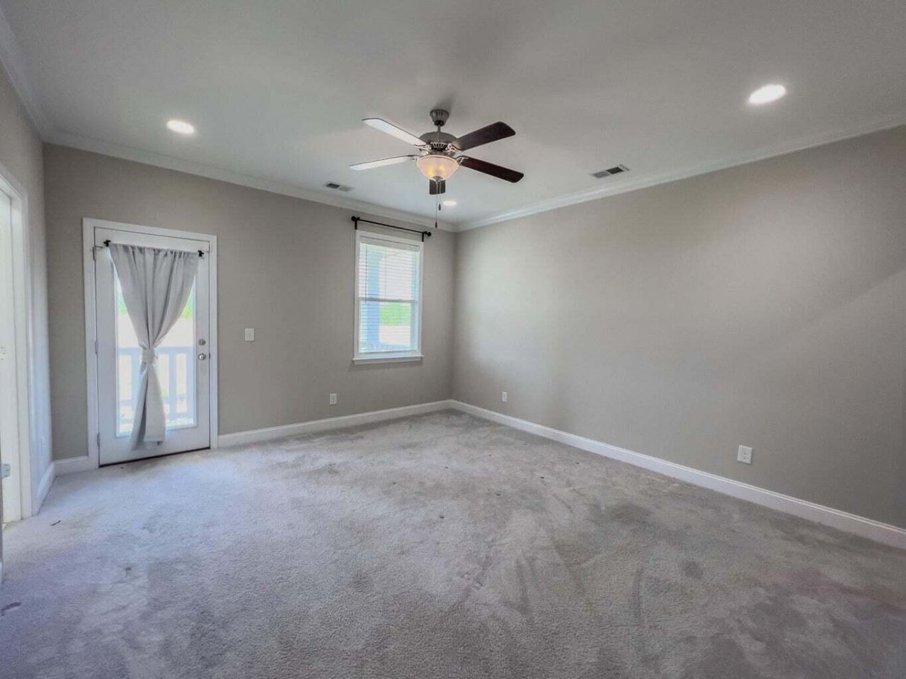 163 Yorkshire Drive Photo 20