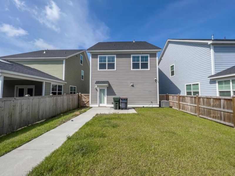 163 Yorkshire Drive Photo 27