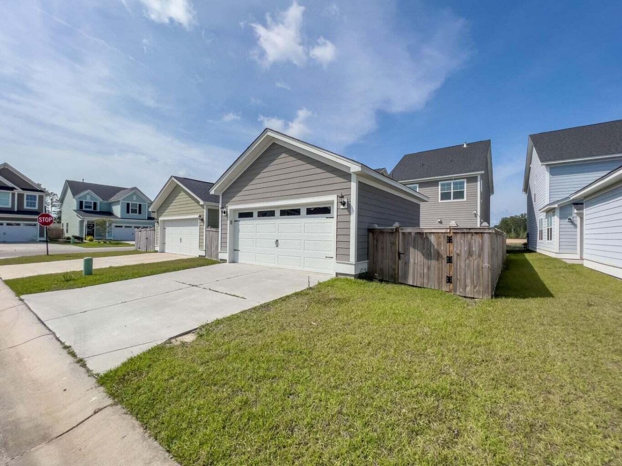 163 Yorkshire Drive Photo 29