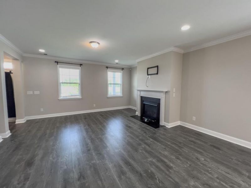 163 Yorkshire Drive Photo 4