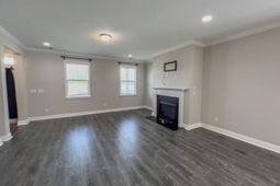163 Yorkshire Drive photo 4