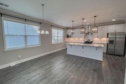 163 Yorkshire Drive photo 4