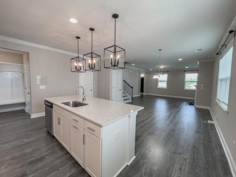 163 Yorkshire Drive Photo 9