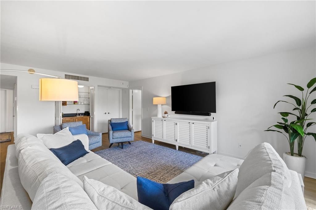 6710 Pelican Bay Blvd , Unit 422, Naples, FL 34108 Photo