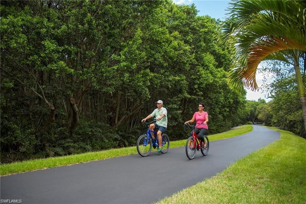 6710 Pelican Bay Blvd , Unit 422, Naples, FL 34108 Photo