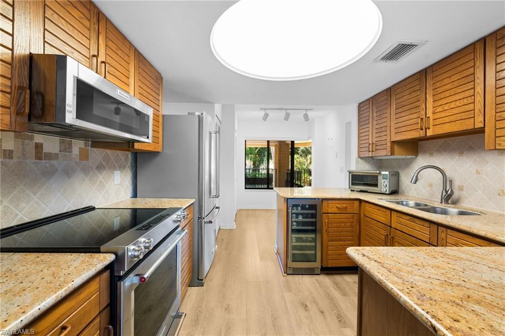 6710 Pelican Bay Blvd , Unit 422, Naples, FL 34108 Photo